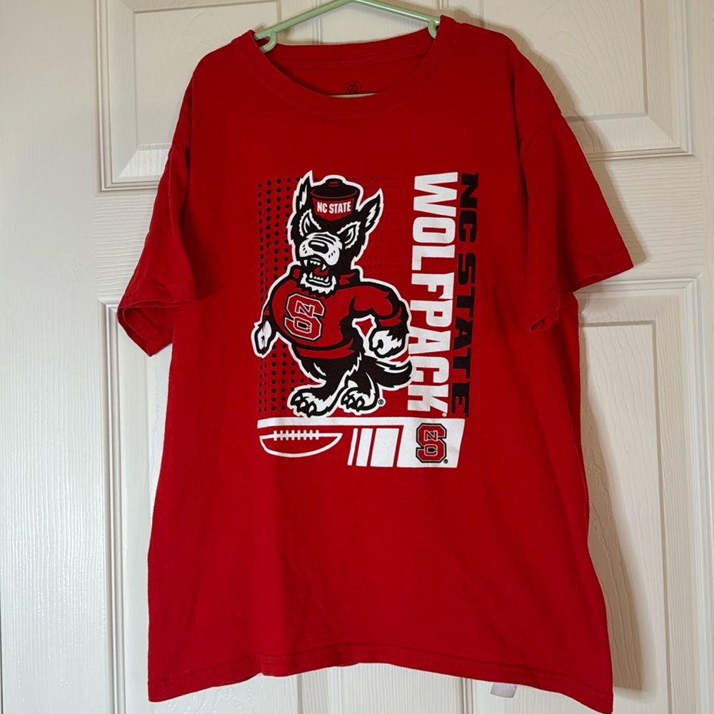 North Carolina NC State Wolfpack Kids Youth T-shirt M